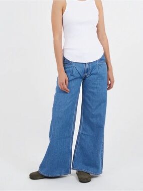 Baggy dad wide leg Levis jeans medium wash